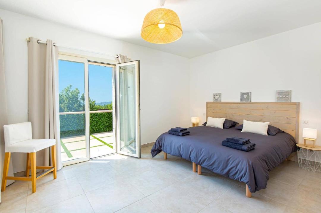 Photo of Bedroom in Saint-Cezaire-sur-Siagne