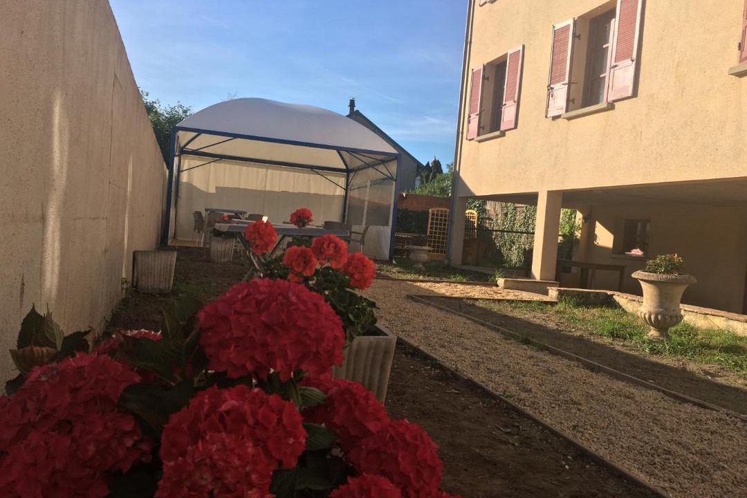 Photo of Buildings in Dun-le-Palestel