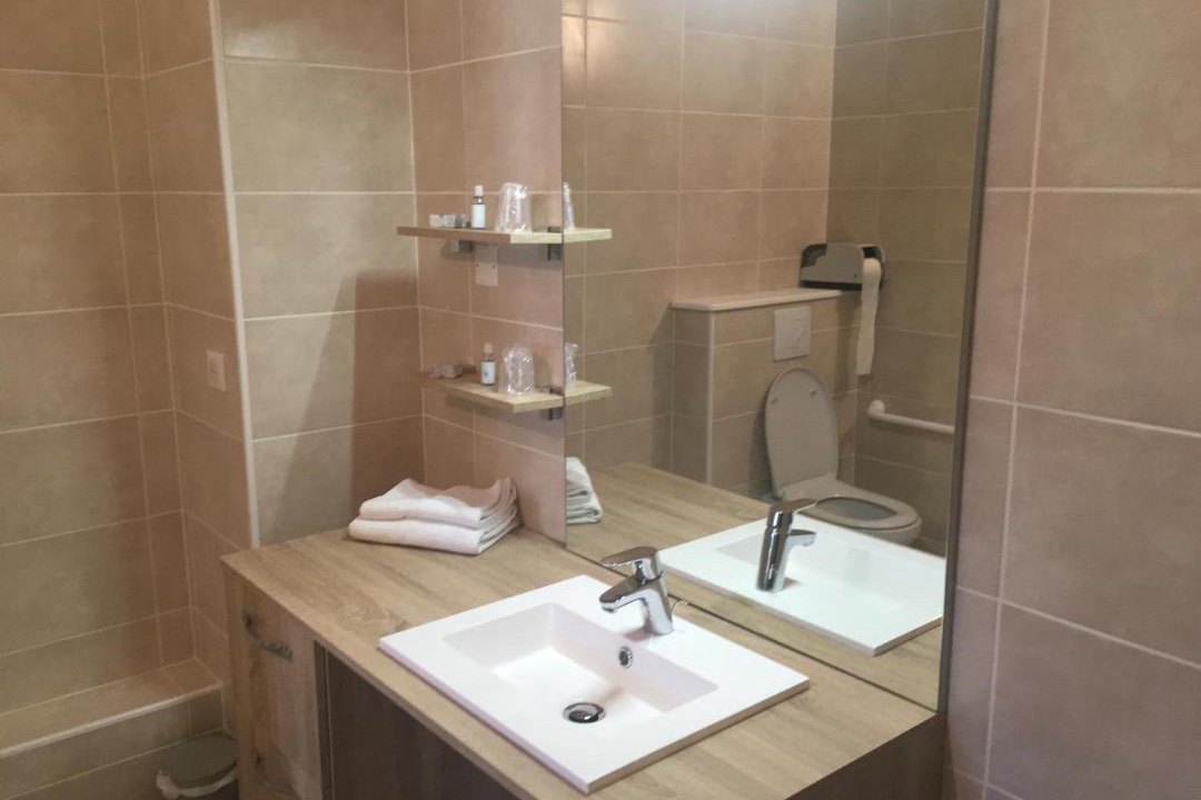 Photo of Bathroom in Dun-le-Palestel