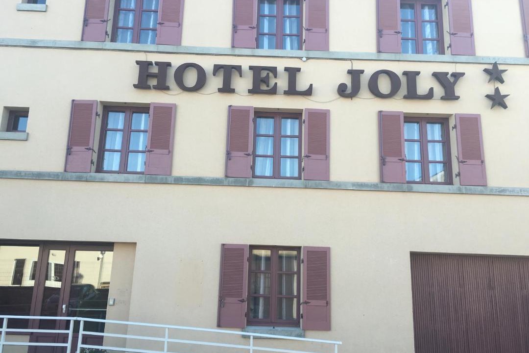 Photo of Buildings in Dun-le-Palestel