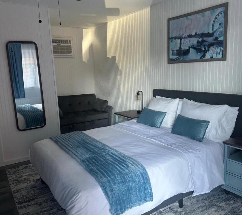 Photo of Others in Monticello