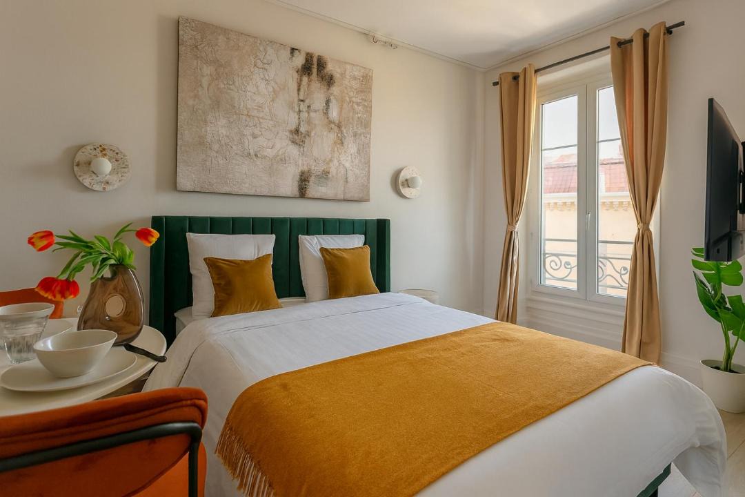 Photo of Others in 2nd Arrondissement