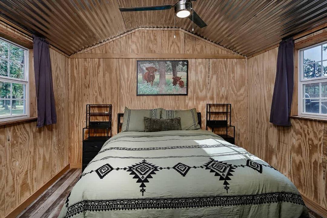 Photo of Bedroom in Centerville