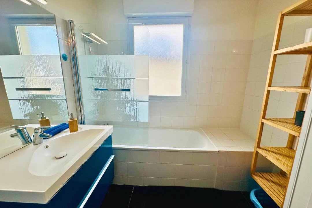 Photo of Bathroom in Artigues-pres-Bordeaux