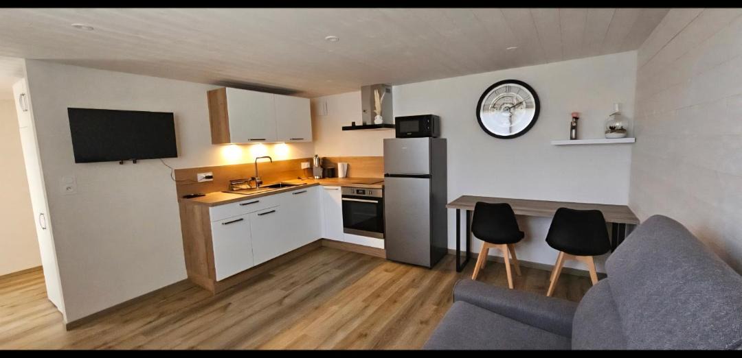 Photo of Others in Gellin