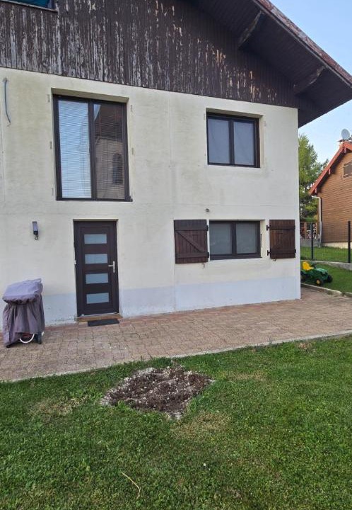 Photo of Others in Gellin