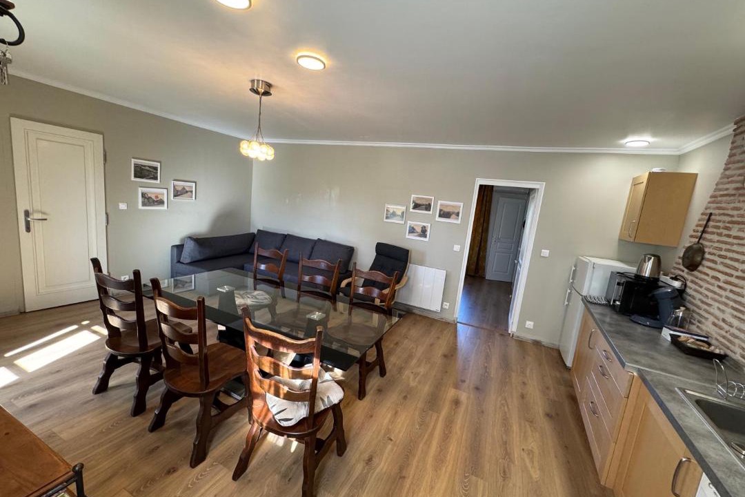 Photo of Others in Cuffy