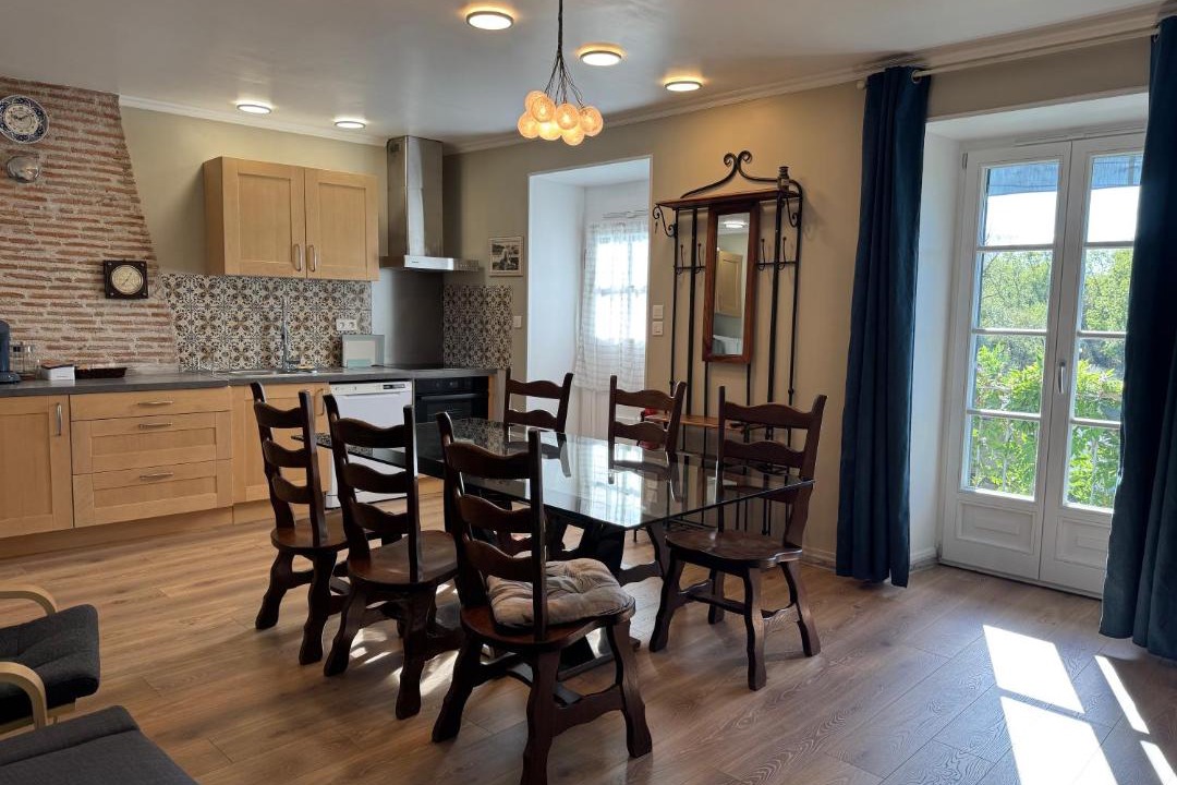 Photo of Others in Cuffy