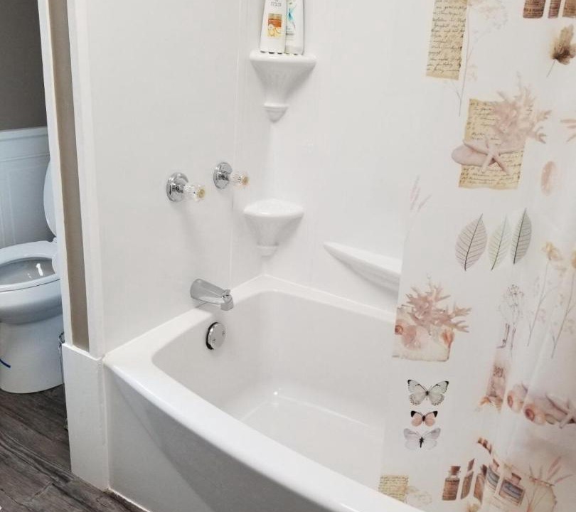 Photo of Bathroom in Downtown Niagara Falls