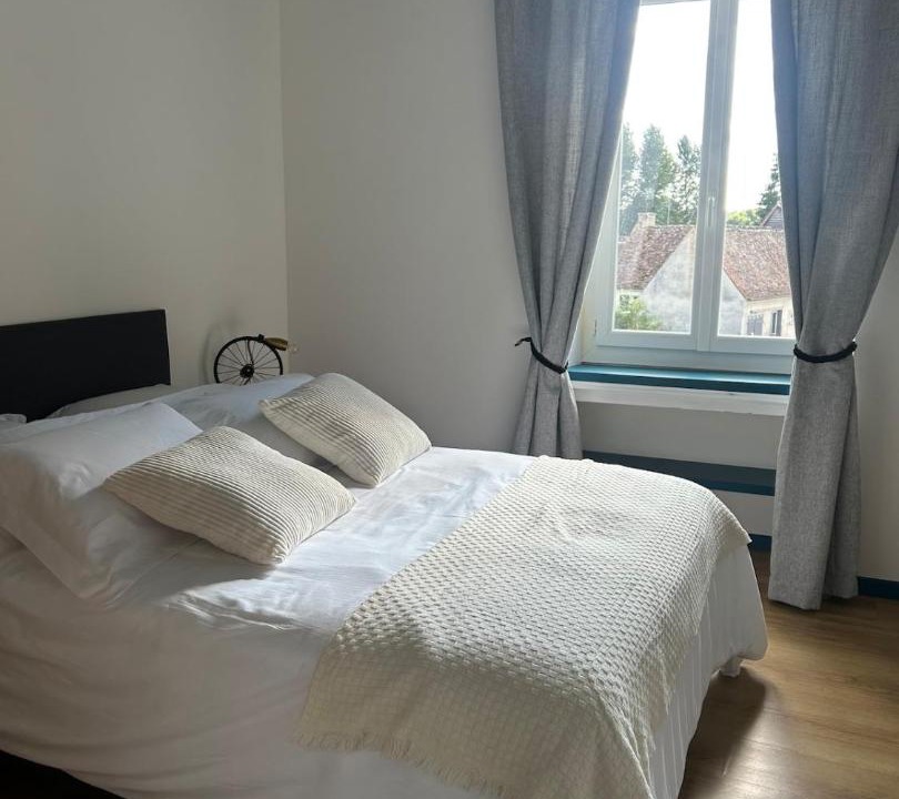 Photo of Bedroom in Saint-Georges-du-Rosay