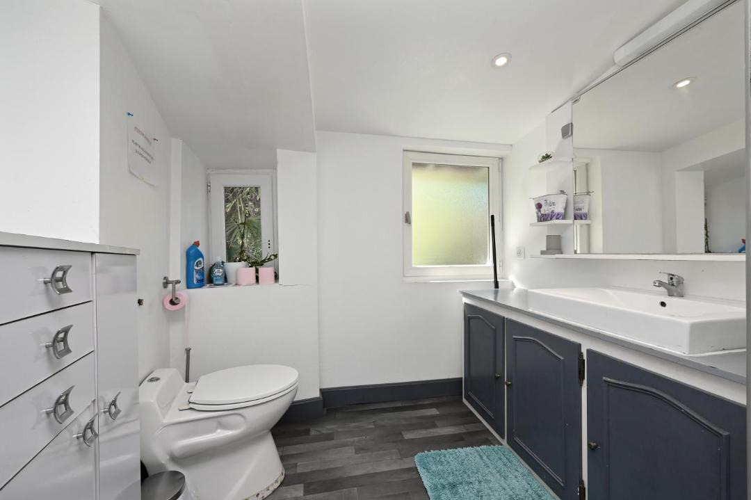 Photo of Bathroom in Chein-Dessus