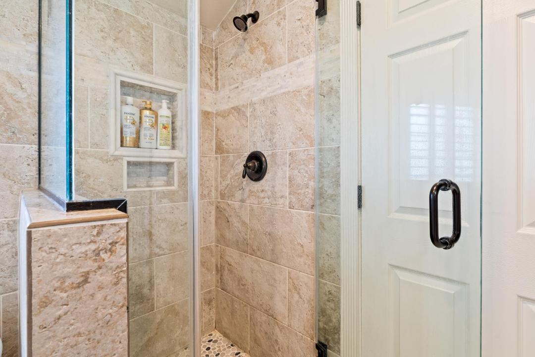 Photo of Bathroom in Greenway Plaza-Upper Kirby