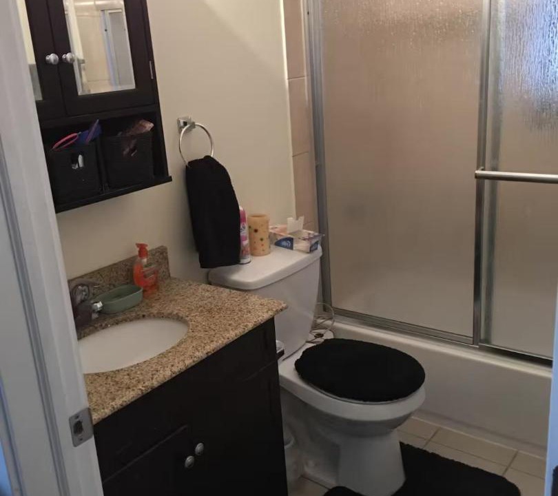 Photo of Bathroom in Lakeview