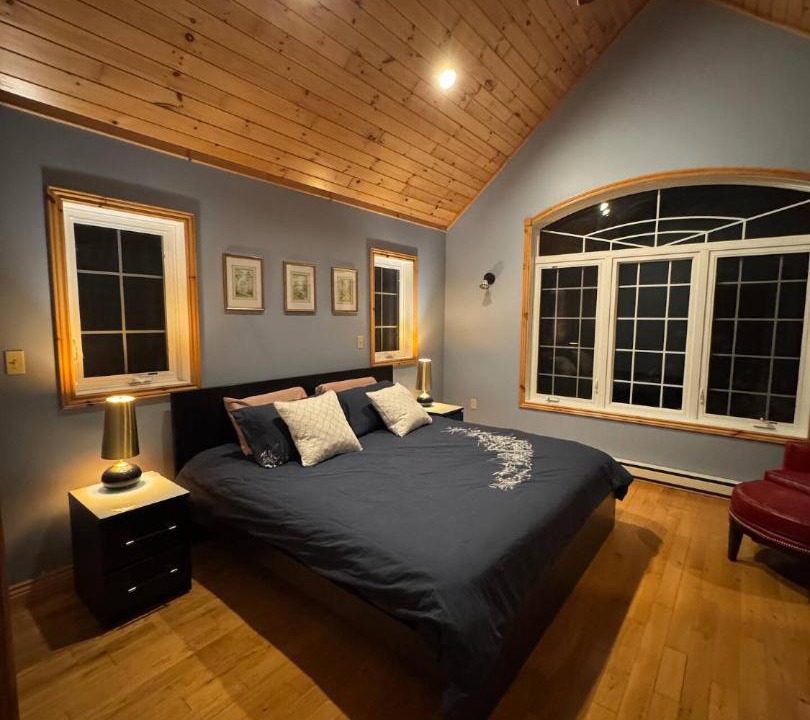 Photo of Bedroom in Colpoys Bay