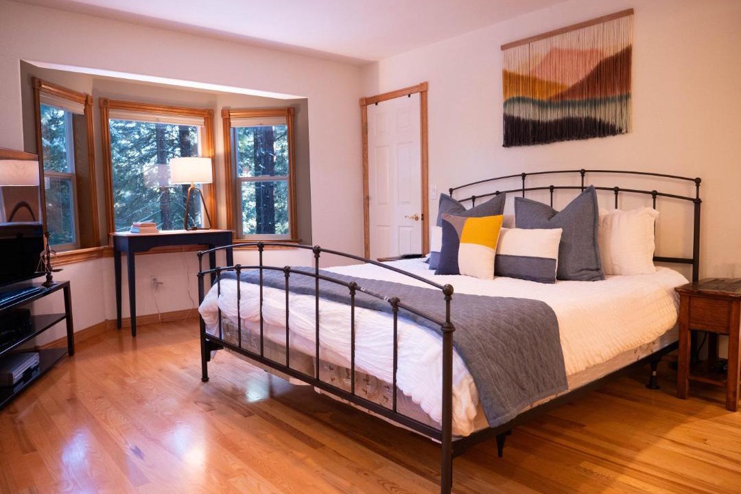 Photo of Bedroom in Tahoe Woods