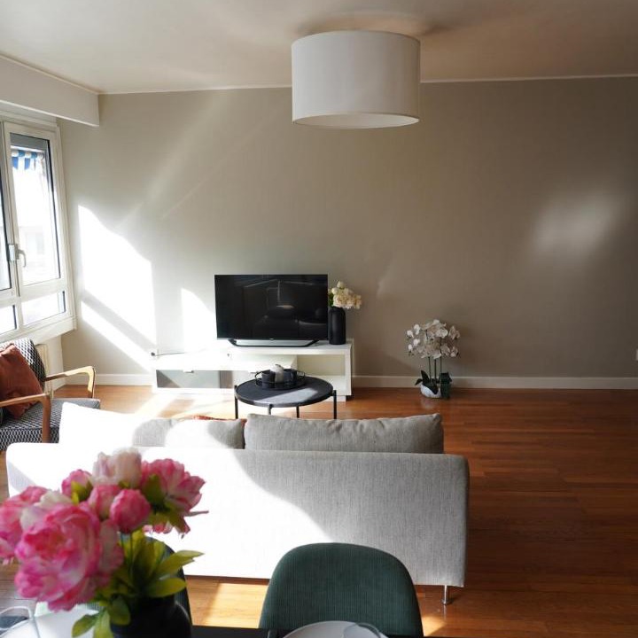 Photo of Livingroom in Jules Ferry - Recamier