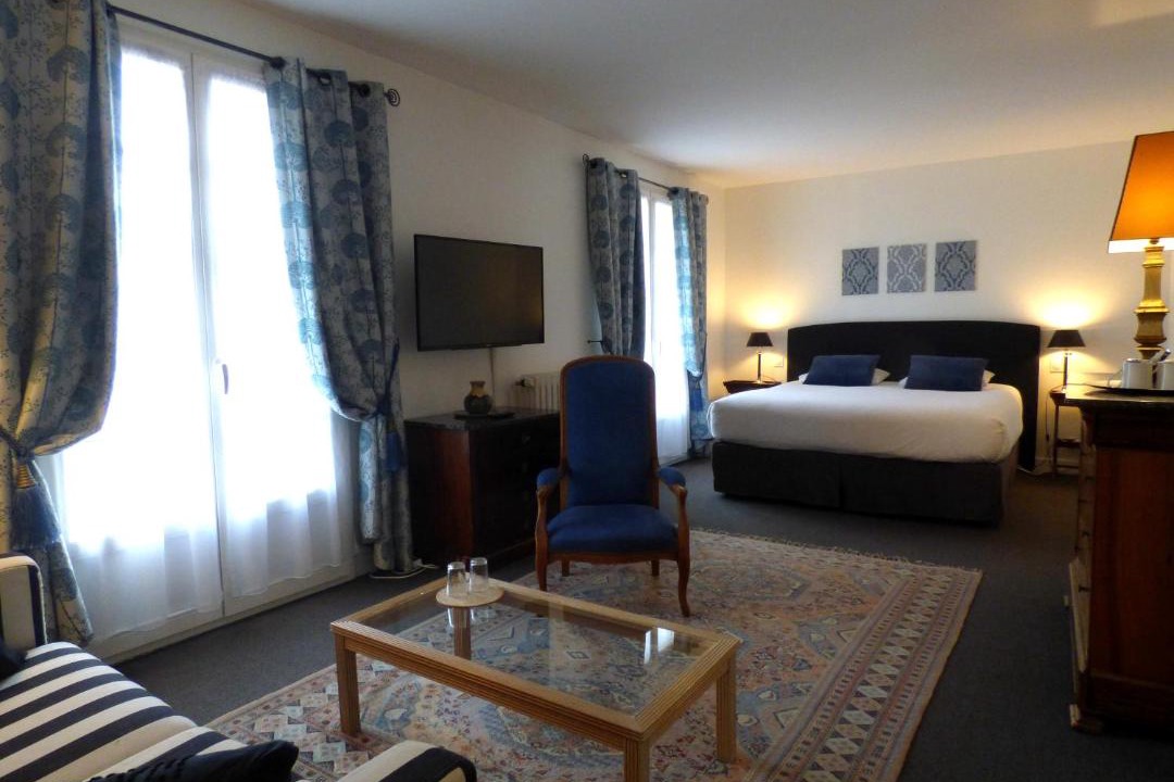 Photo of Others in Tavers