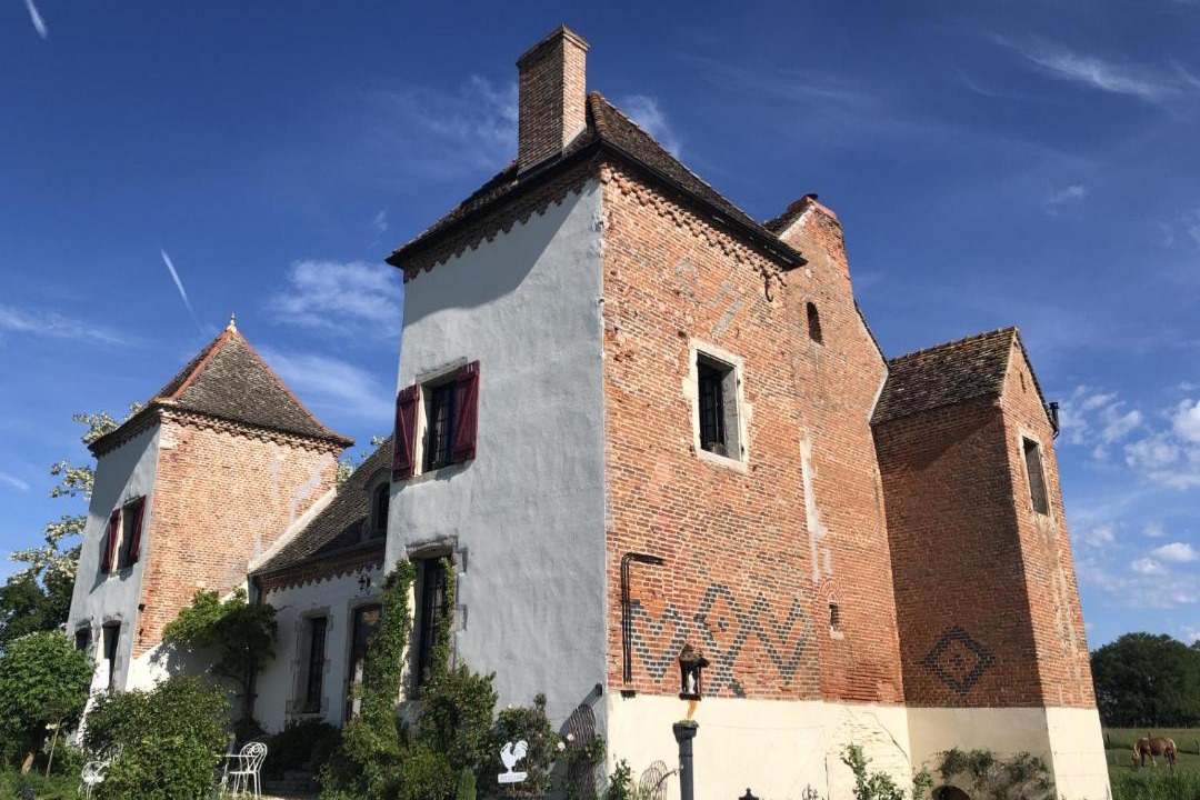 Photo of Buildings in Clux-Villeneuve