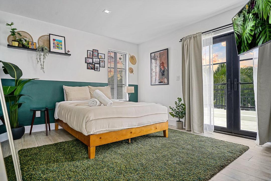 Photo of Bedroom in Coral Way