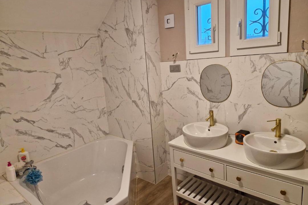 Photo of Bathroom in Talant