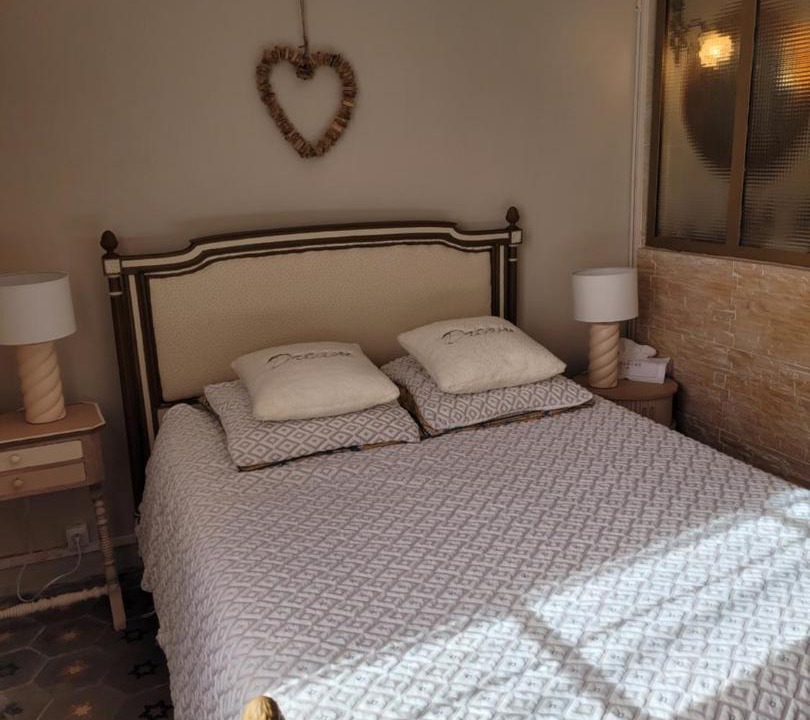 Photo of Bedroom in Quarante