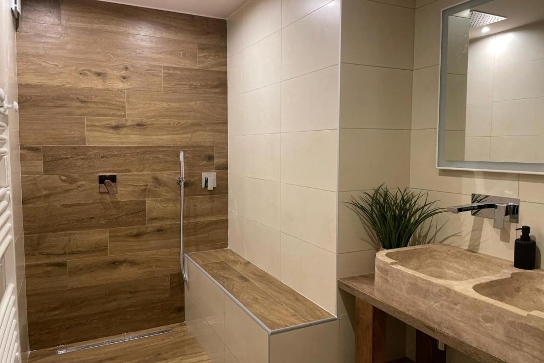 Photo of Bathroom in Chapelle-d'Huin