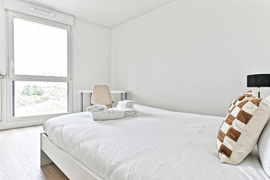 Photo of Bedroom in Colombes