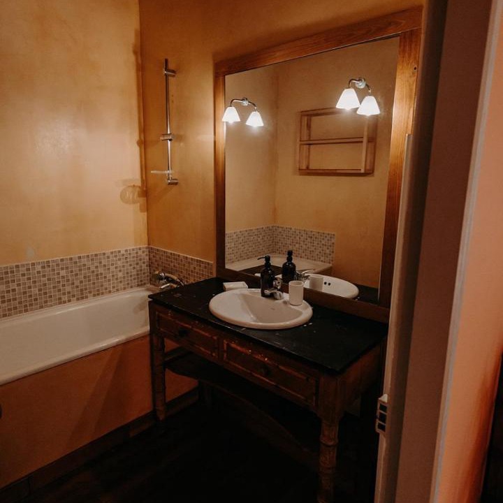 Photo of Bathroom in Roumare