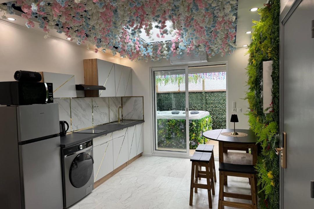 Photo of Others in Le Marais