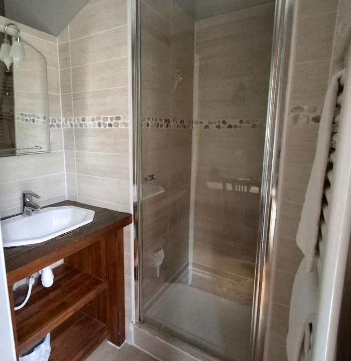 Photo of Bathroom in Lamorlaye
