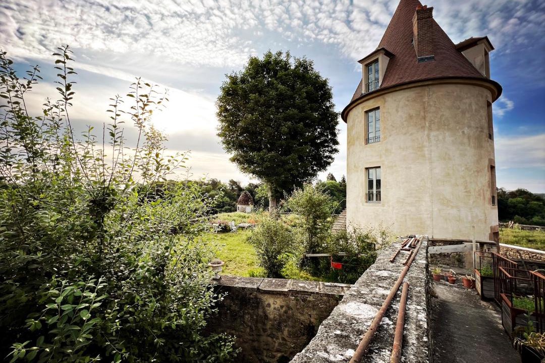 Photo of Others in Avallon