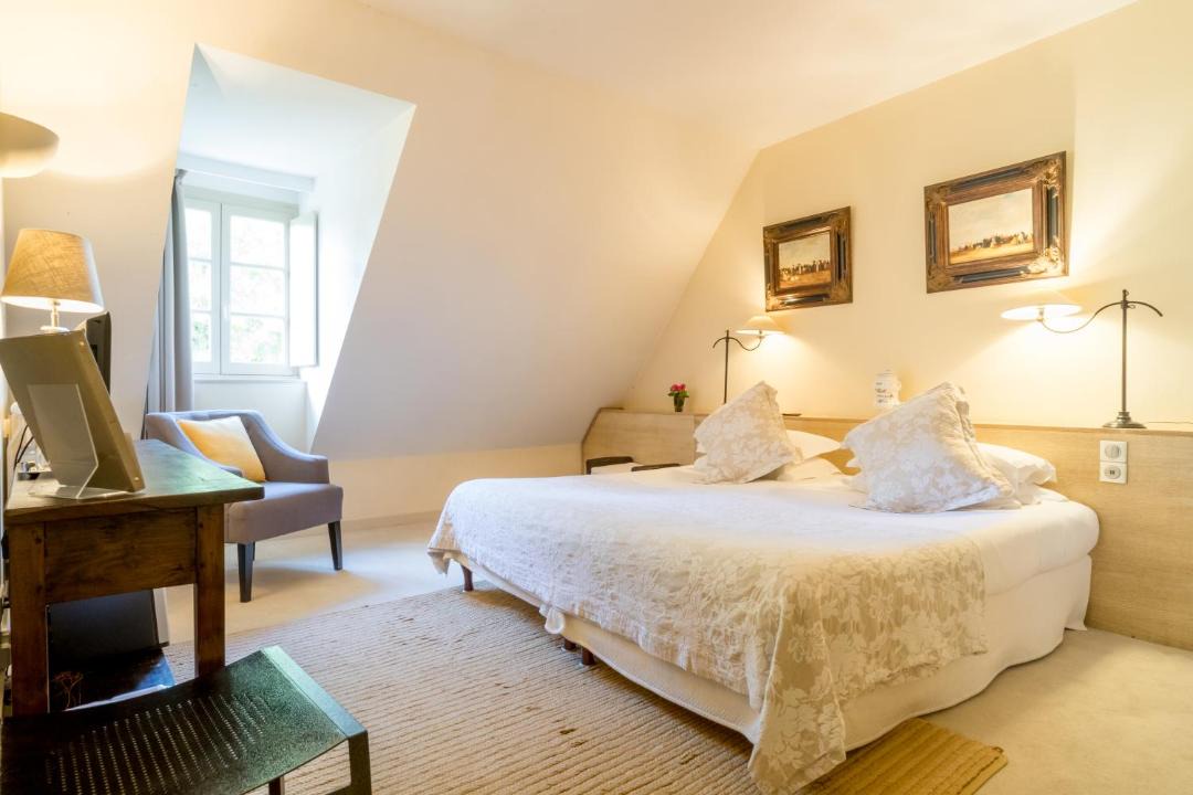 Photo of Bedroom in Aloxe-Corton
