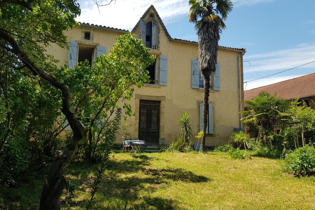 Photo of Others in Louslitges