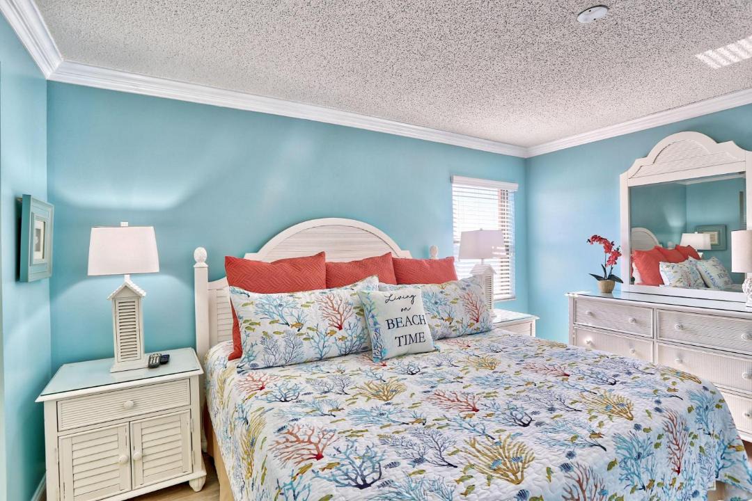 Photo of Bedroom in North Redington Beach