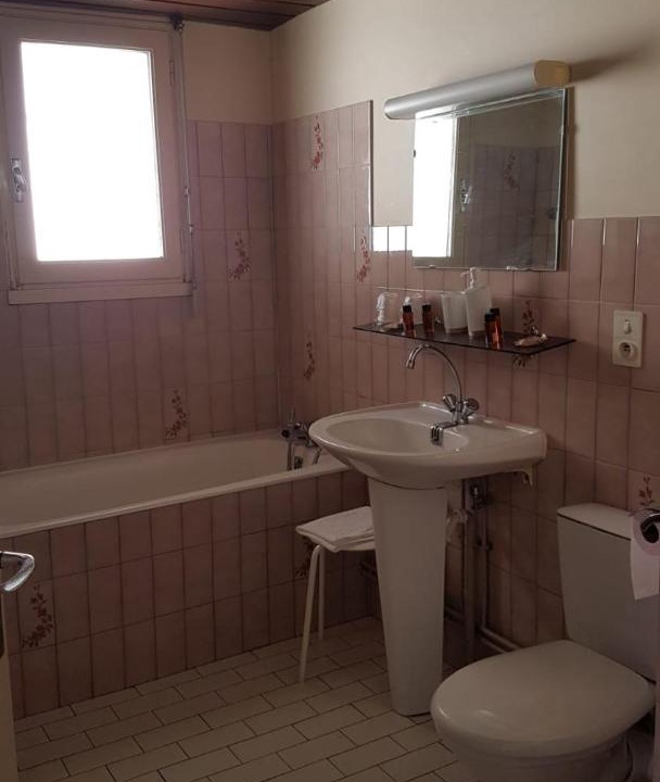 Photo of Bathroom in Massiac