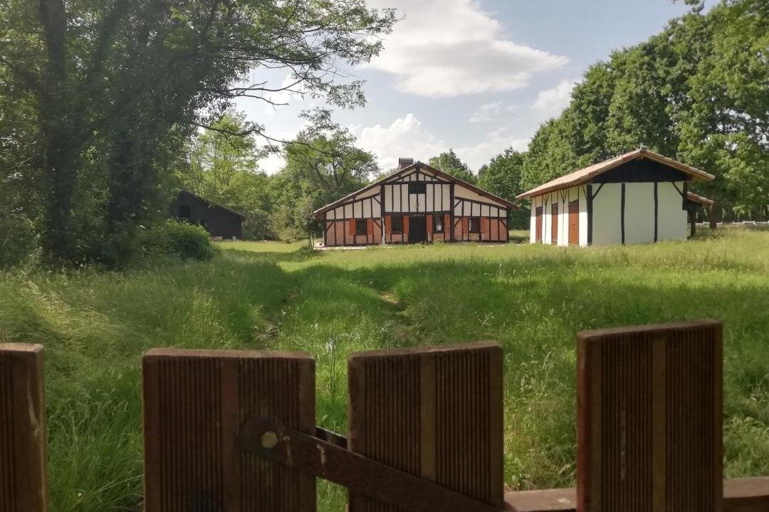 Photo of Others in Lesgor