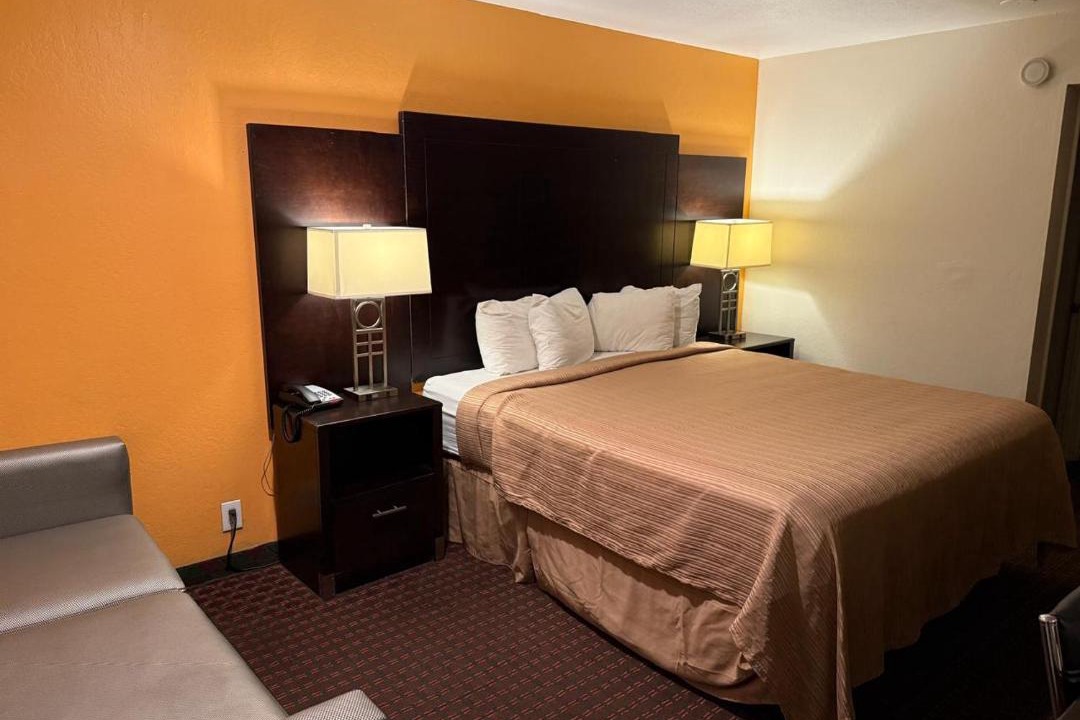 Photo of Others in Hollister