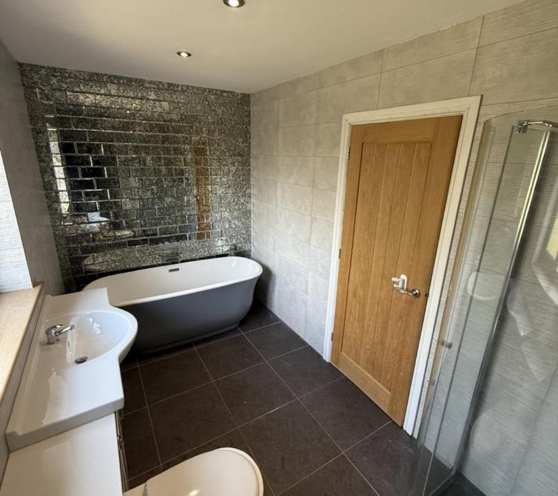 Photo of Bathroom in Dunbridge