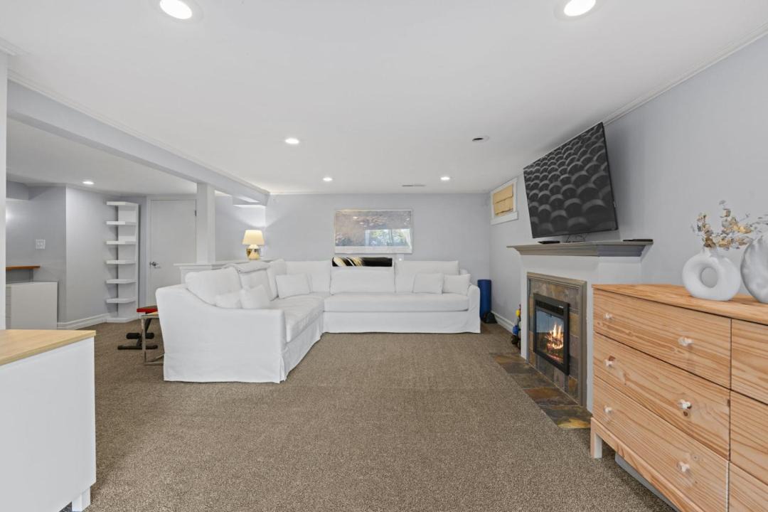 Photo of Others in Loyal Heights