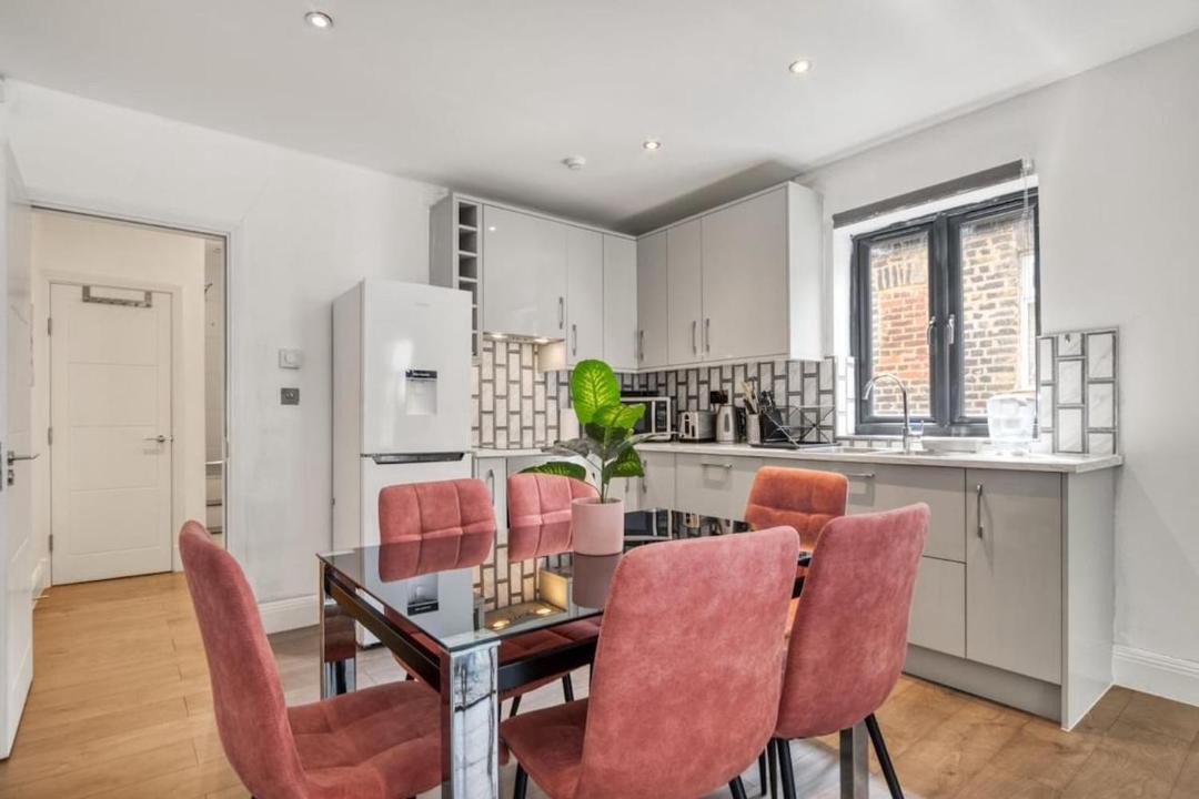 Photo of Others in Southfields