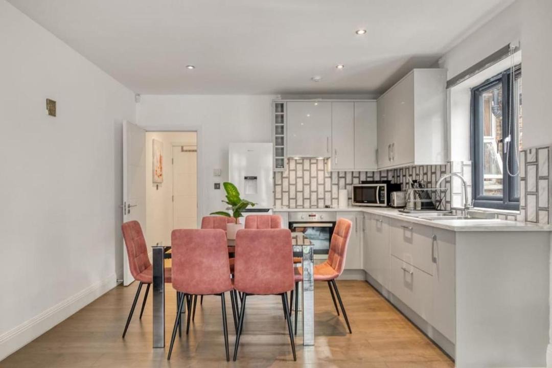 Photo of Others in Southfields