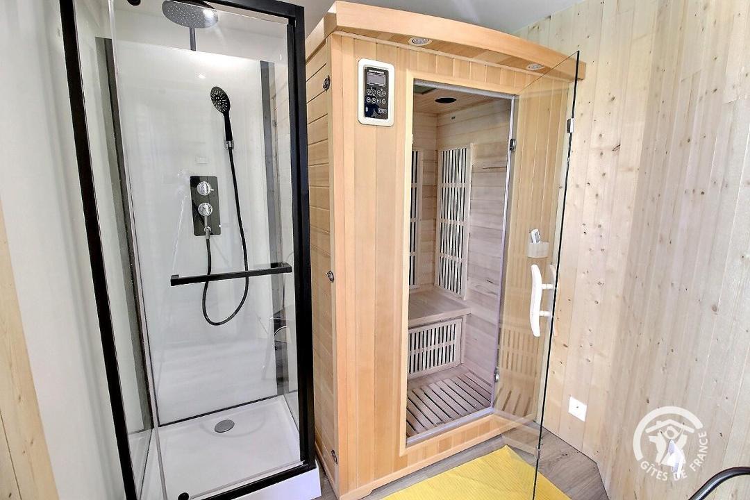 Photo of Others in Les Champs-Geraux