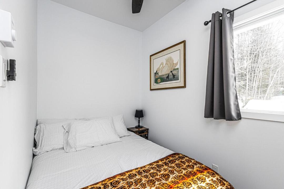 Photo of Bedroom in Val-des-Monts