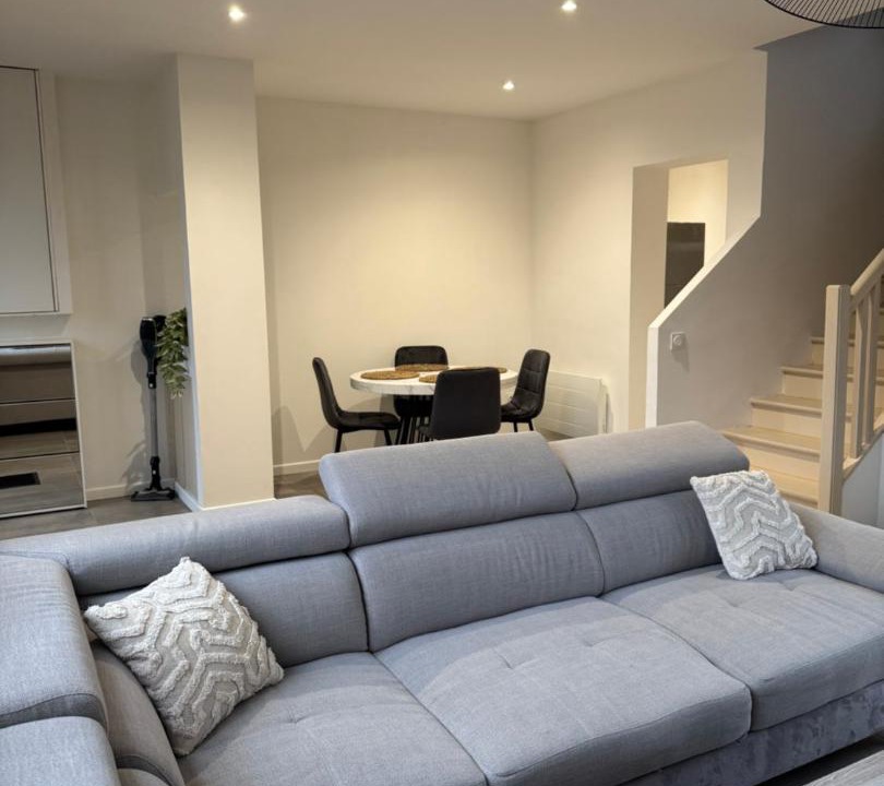 Photo of Livingroom in Pin - Vert Galant