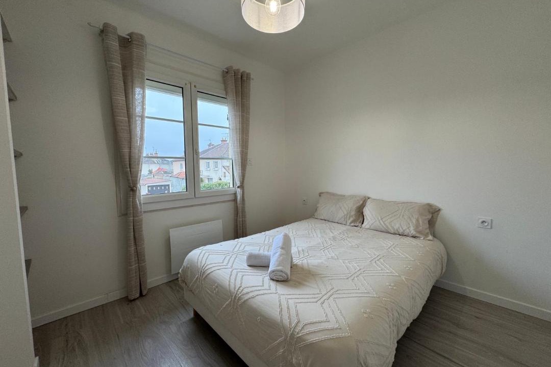 Photo of Bedroom in Pin - Vert Galant