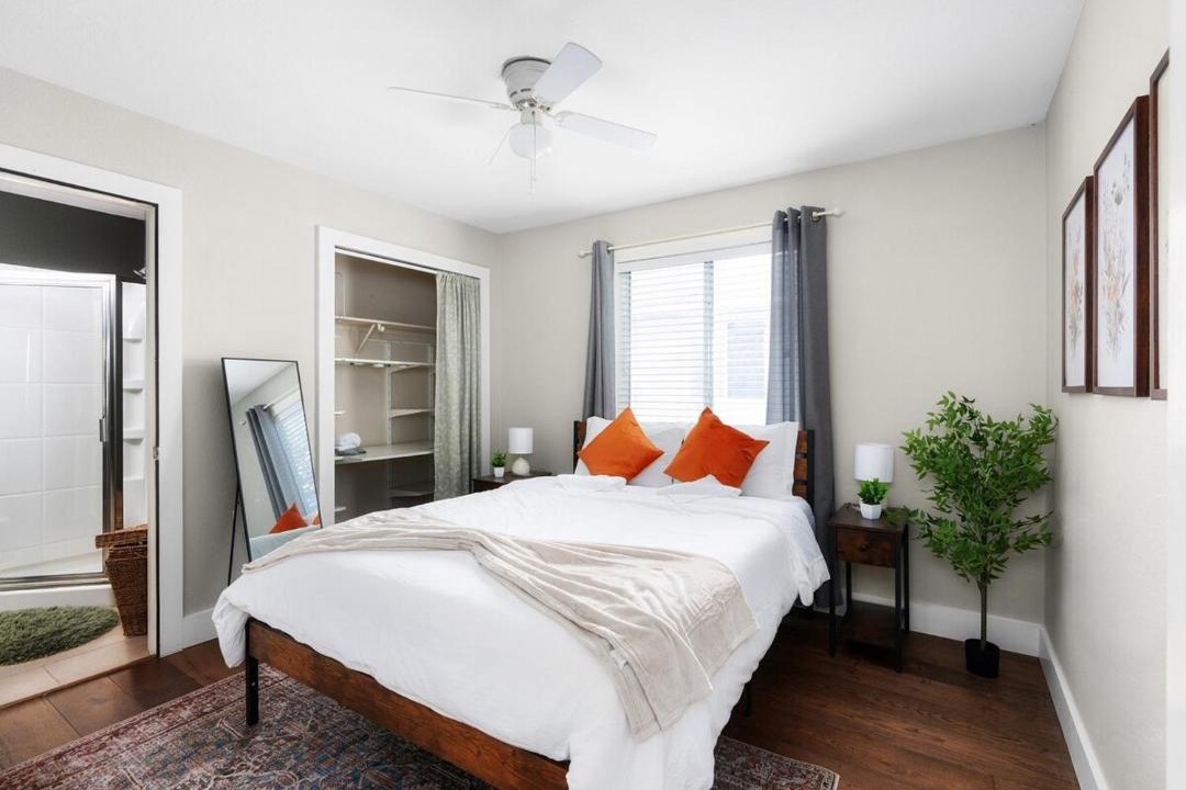 Photo of Bedroom in East Congress