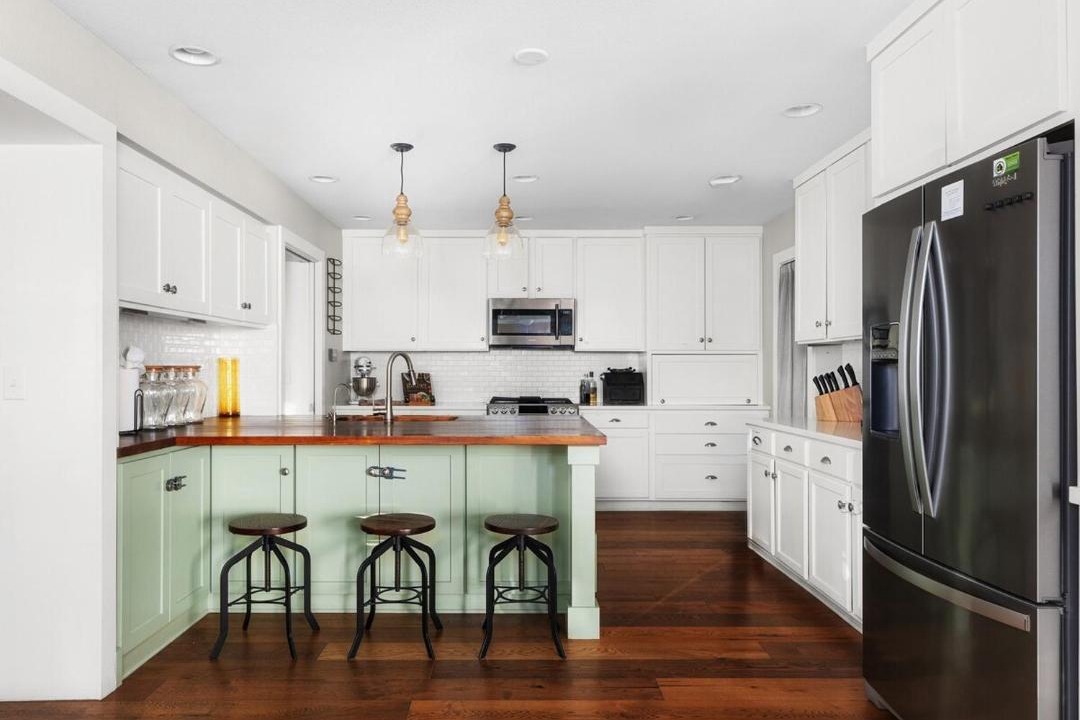 Photo of Kitchen in East Congress