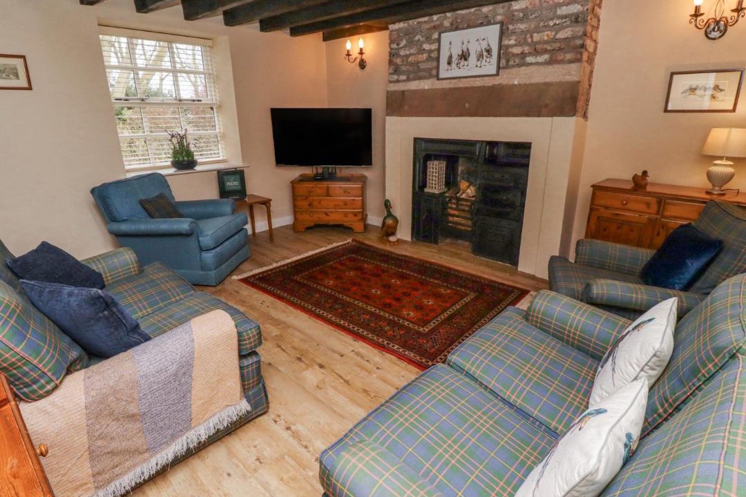 Photo of Others in Akeld