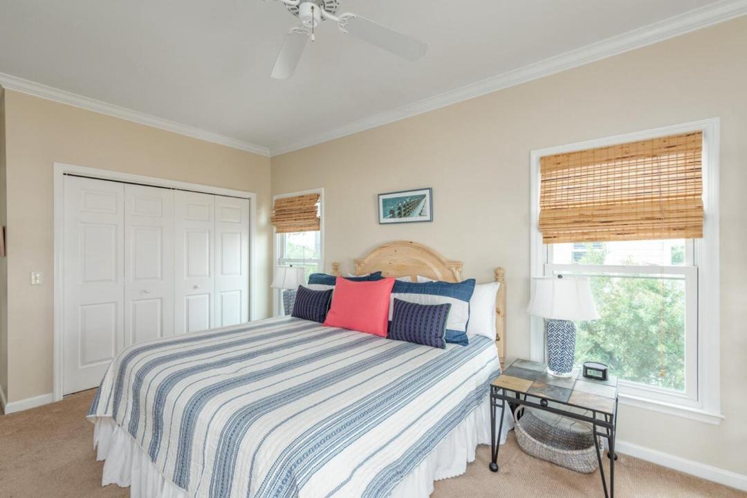 Photo of Bedroom in Oceanmarsh Subdivision