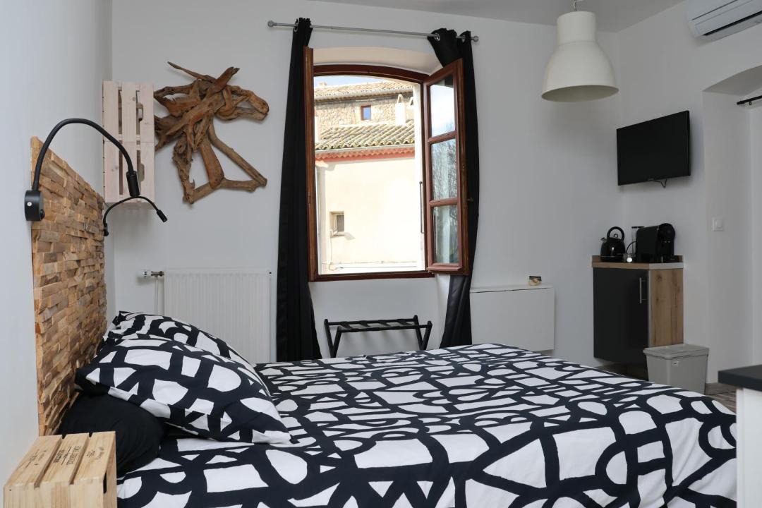 Photo of Bedroom in Saint-Montan